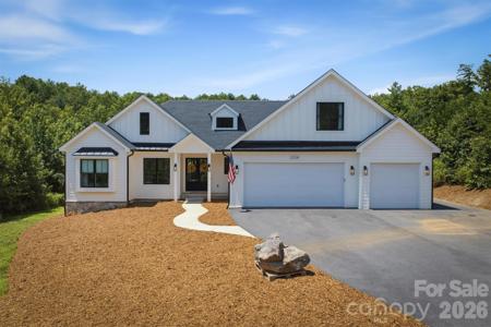 2124 Starlight Lane