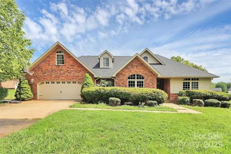 440 Lake Pointe Lane