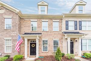 4317 Courtly Lane