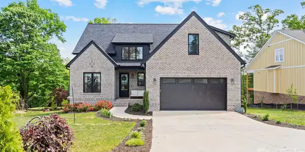 1116 Players Ridge Road