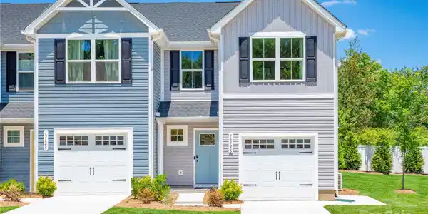 1520 39TH Avenue Loop NE
