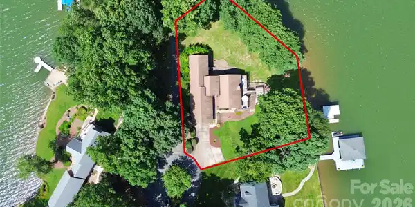160 Quail Hollow Drive