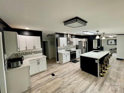 6490 Alta Center