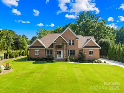 105 English Ivy Lane