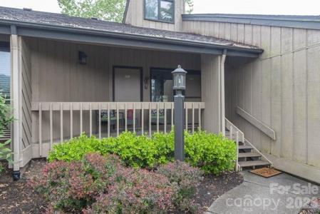 147 W Lake Drive S