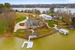 5869 Ellenwood Road