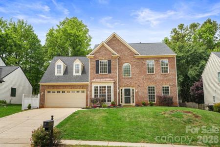 15816 Gathering Oaks Drive