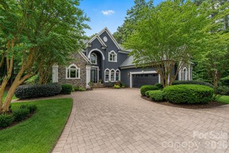 8915 Warwicke Lane