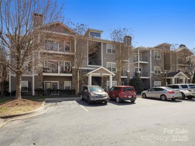 900 Vista Lake Drive