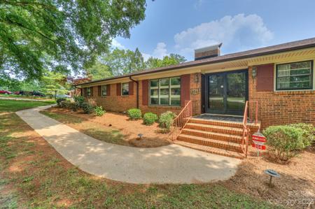 204 Dogwood