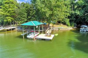 1067 Woodlake Lane