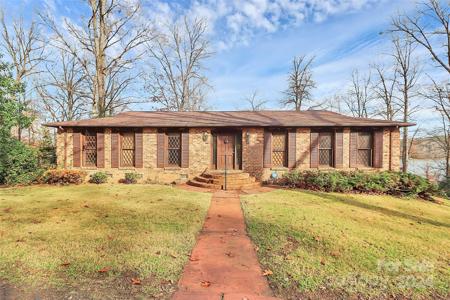 117 Channel Lane