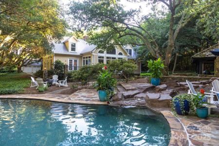 7794 Live Oaks Drive