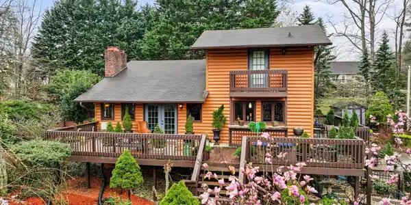 106 Brookwood Lane