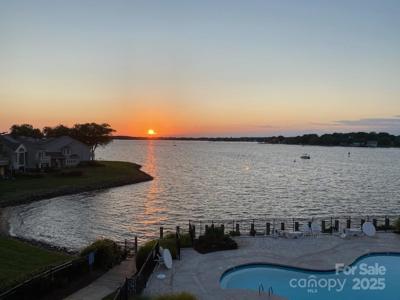 18589 Vineyard Point Lane