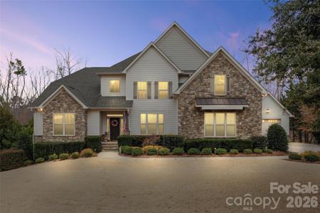 741 Fawns Glen Place