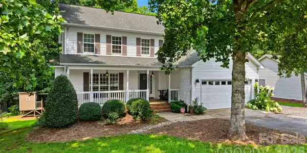 4857 32nd Street Lane NE