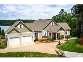 124 Edgewater Court 