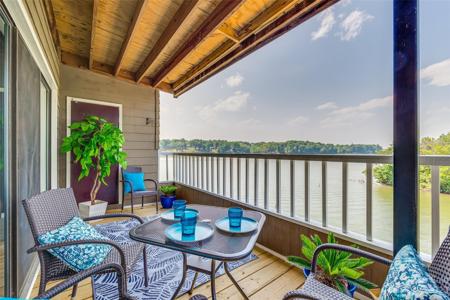 9808 Emerald Point