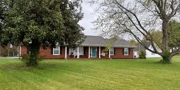 30 Hillsboro Road