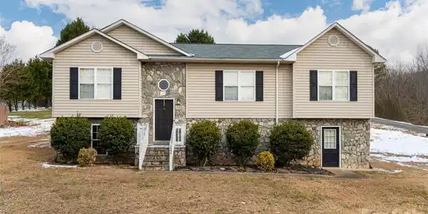 240 Taylor Circle