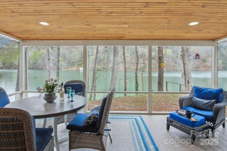 118 West Lake Drive N