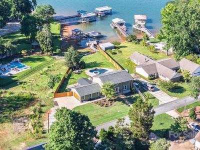 8005 Island View Court