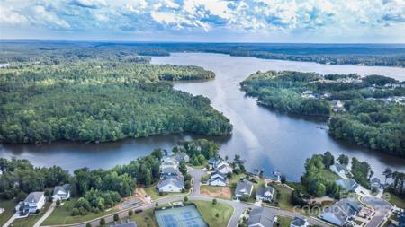 10153 Lakeshore Drive