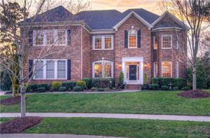 2046 Lake Forest Drive