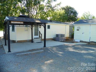 105 Dogwood Circle