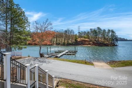 121 Pebble Creek Drive
