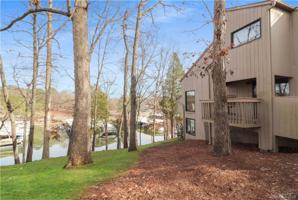 64 Ridgeport Road