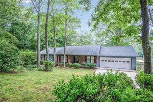 4404 Lakeshore Circle