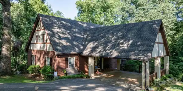 5562 Clearlake Drive