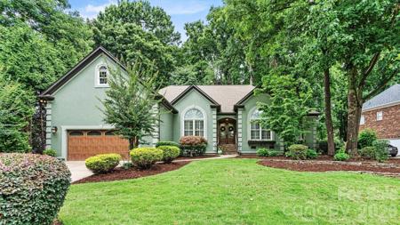 5028 Foxbriar Trail