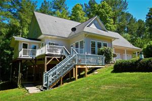 105 Rivercliff Drive E