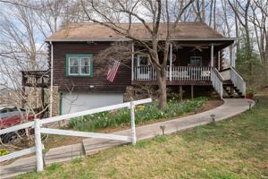 4417 Lakeshore Circle