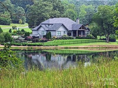 984 Mapleton Lane