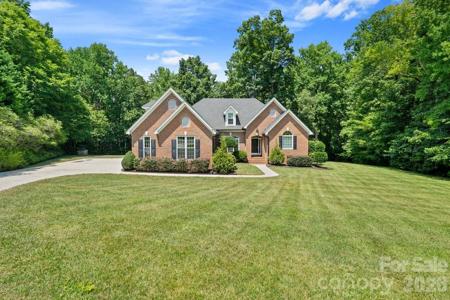 305 Forbes Court