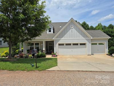 16115 Commodore Drive