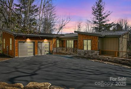 3243 Connestee Trail