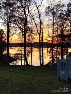 114 Lakeshore Drive