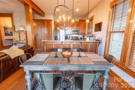 100 Saddle Notch Lane