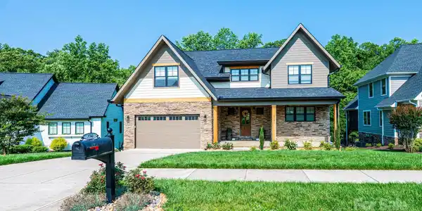 3741 9th Street Court NE