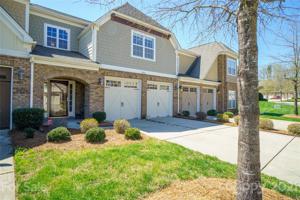 8513 Loxton Circle