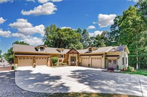 2771 Lakefront