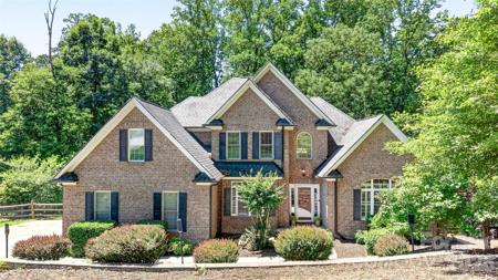 144 English Ivy Lane