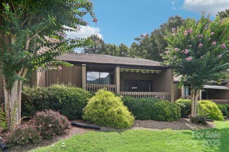 182 W Lake Drive S