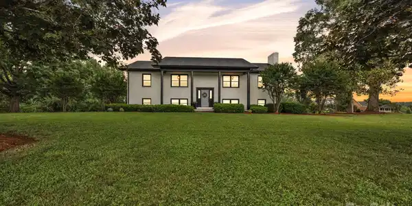 827 River Hills Court