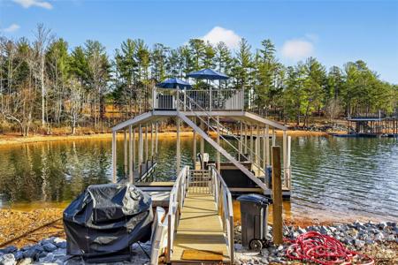 183 Crest View Drive NE